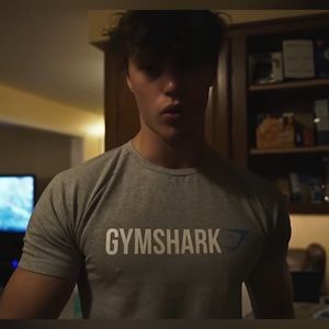 GYMSHARK - T-SHIRT - RARE
